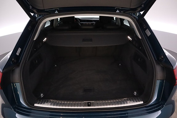 Audi e-tron 23 of 24