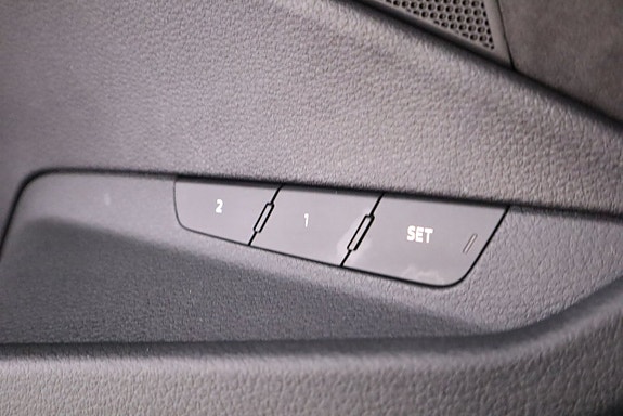 Audi e-tron 14 of 24
