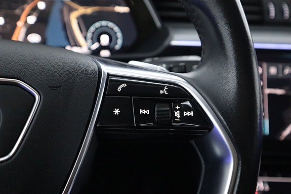 Audi e-tron 17 of 24