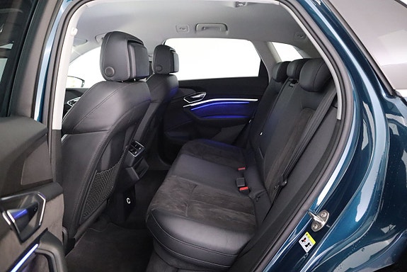 Audi e-tron 13 of 24