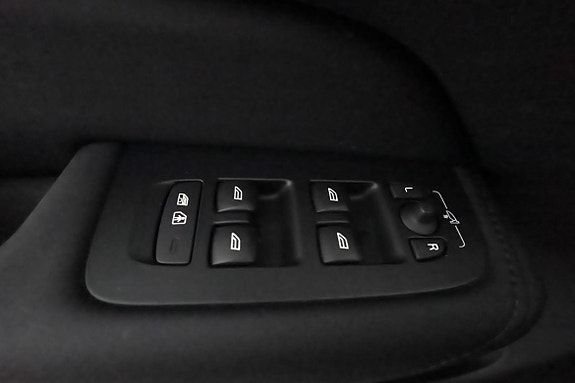 Volvo XC60 20 of 30