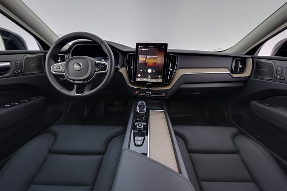 Volvo XC60 7 of 30