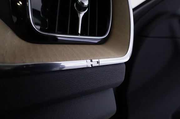 Volvo XC60 24 of 30