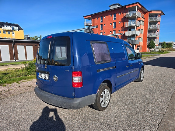 Volkswagen Caddy Maxi 2 of 3