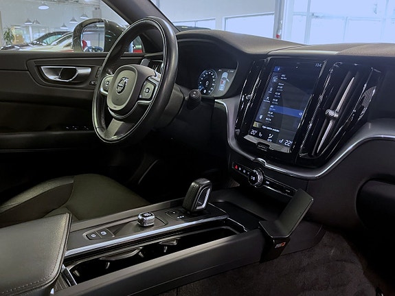 Volvo XC60 17 of 20