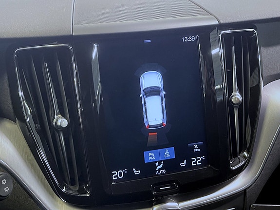 Volvo XC60 15 of 20