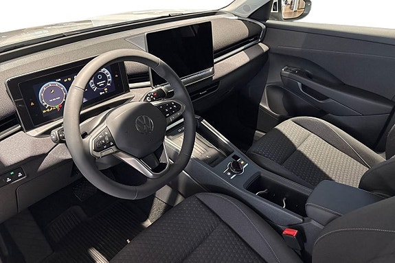 Volkswagen T-Roc 9 of 24