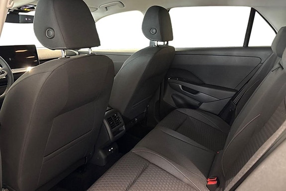 Volkswagen T-Roc 22 of 24