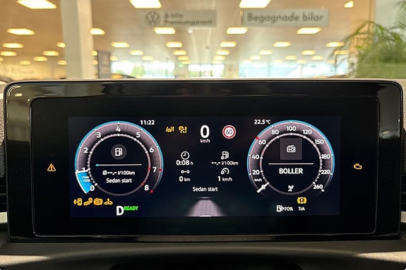 Volkswagen T-Roc 13 of 24