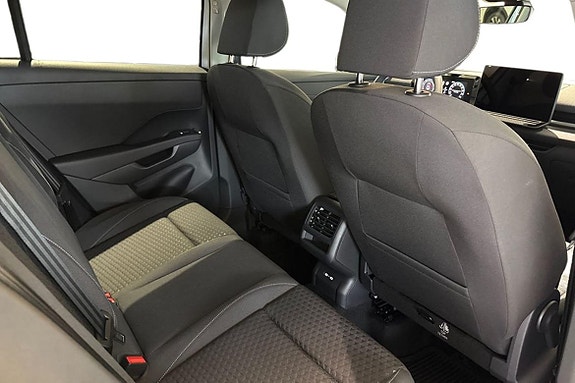 Volkswagen T-Roc 21 of 24
