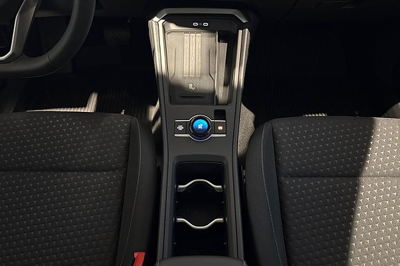 Volkswagen T-Roc 16 of 24