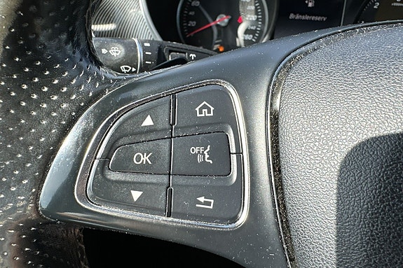 Mercedes-Benz V250 26 of 30