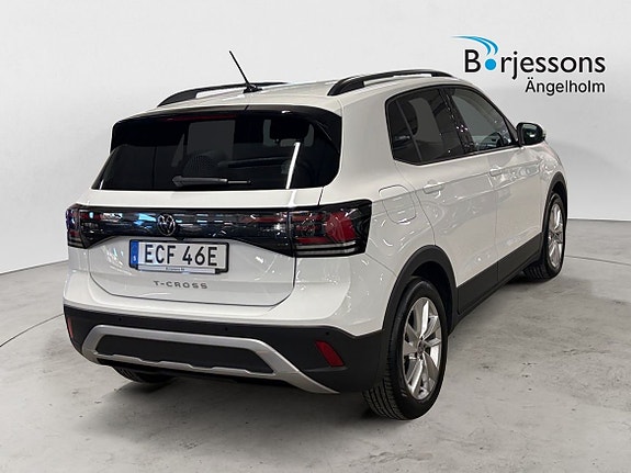 Volkswagen T-Cross 3 of 8
