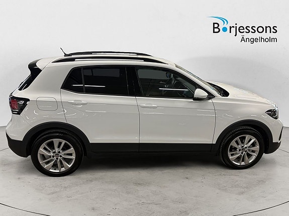 Volkswagen T-Cross 2 of 8