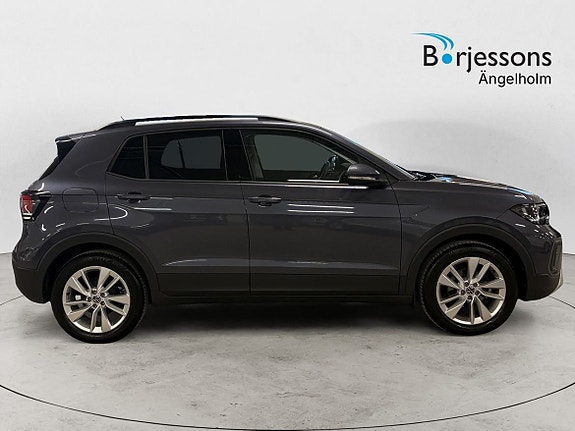 Volkswagen T-Cross 2 of 8