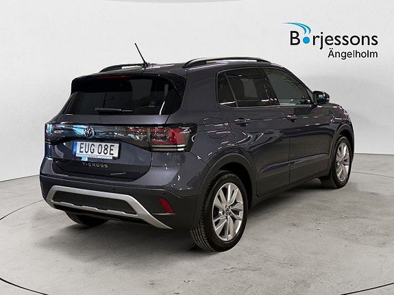 Volkswagen T-Cross 3 of 8