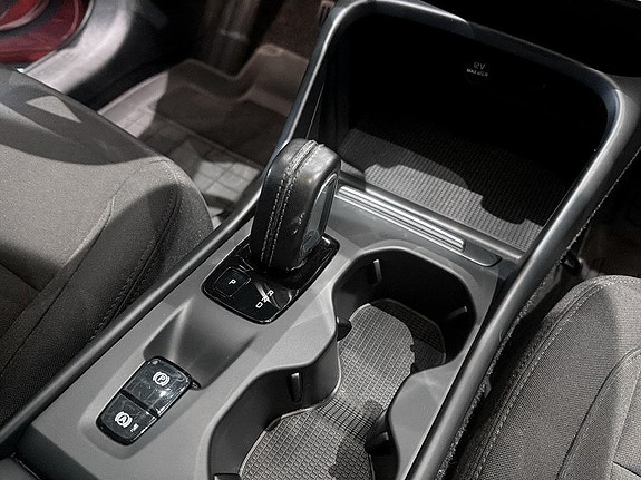 Volvo XC40 10 of 15