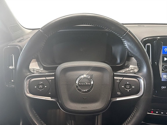 Volvo XC40 7 of 15