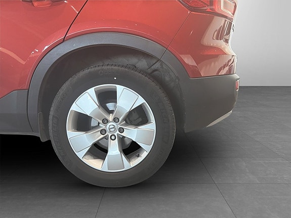 Volvo XC40 14 of 15