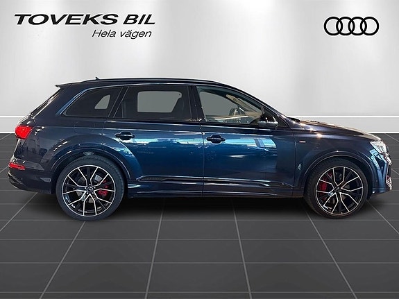 Audi Q7 2 of 27