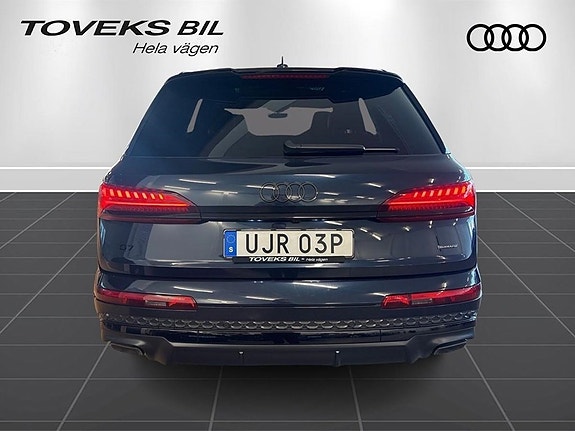 Audi Q7 4 of 27