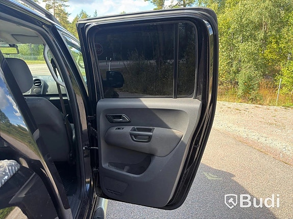 Volkswagen Amarok 18 of 27