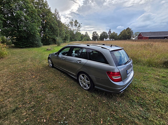 Mercedes-Benz C220 3 of 16