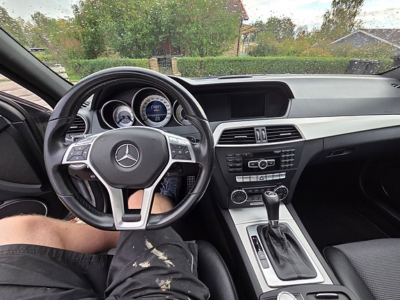 Mercedes-Benz C220 15 of 16