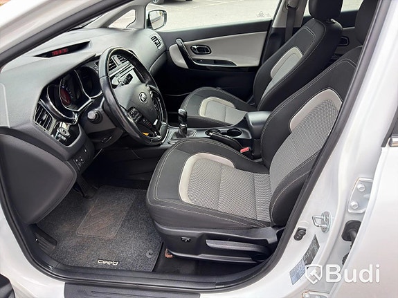 Kia Ceed 10 of 27