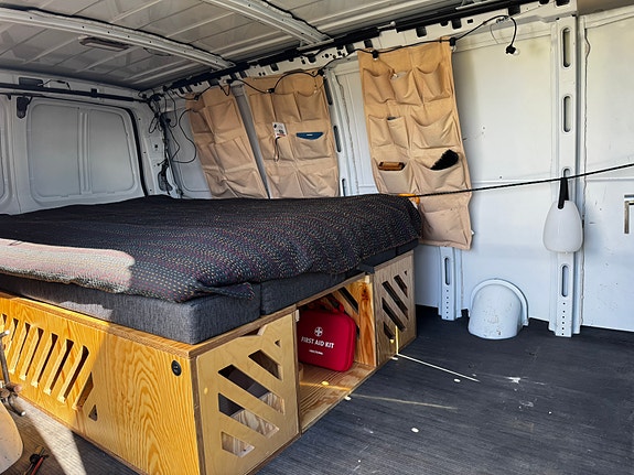 Chevrolet Express 4 of 8