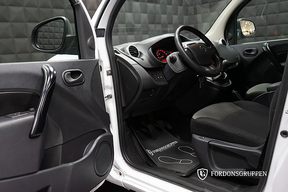 Nissan NV250 13 of 20