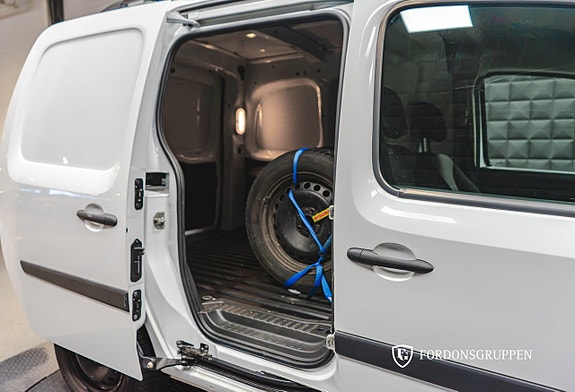 Nissan NV250 9 of 20