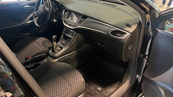 Opel Astra 7 of 9