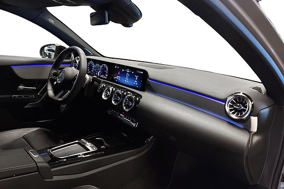 Mercedes-Benz A250 9 of 15