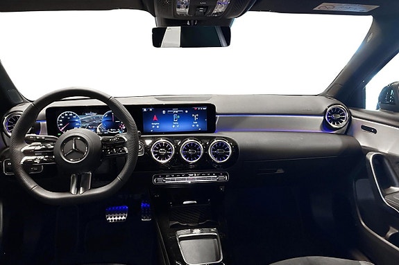 Mercedes-Benz A250 8 of 15