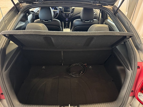 Hyundai Veloster 4 of 9