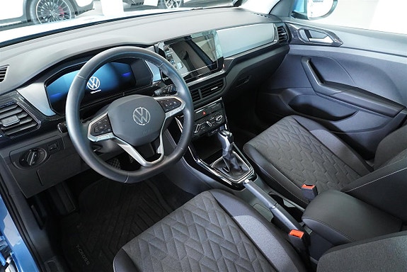Volkswagen T-Cross 2 of 8