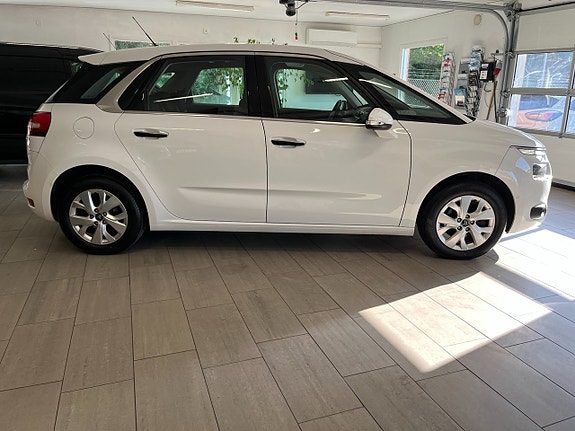 Citroen C4 Picasso 2 of 15