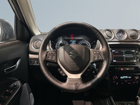 Suzuki Vitara 9 of 21