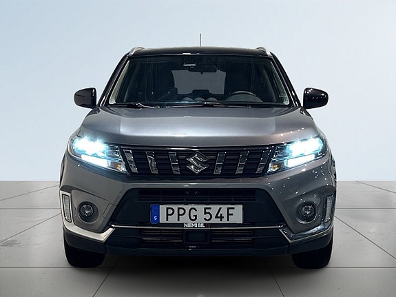 Suzuki Vitara 2 of 21