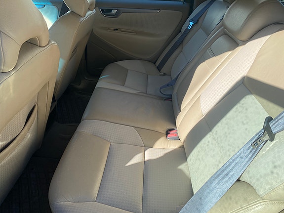 Volvo V70 6 of 8