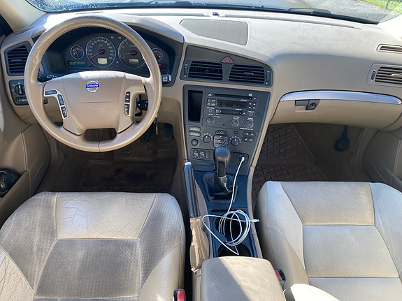 Volvo V70 7 of 8
