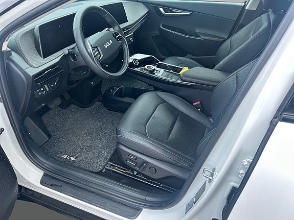Kia EV6 8 of 24