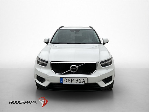 Volvo XC40 2 of 27