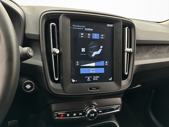Volvo XC40 19 of 27