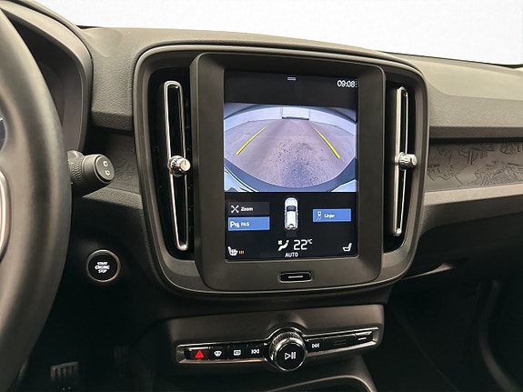 Volvo XC40 12 of 27