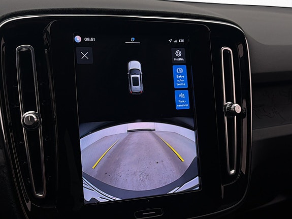 Volvo XC40 17 of 30