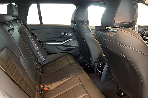 BMW 320d 13 of 23
