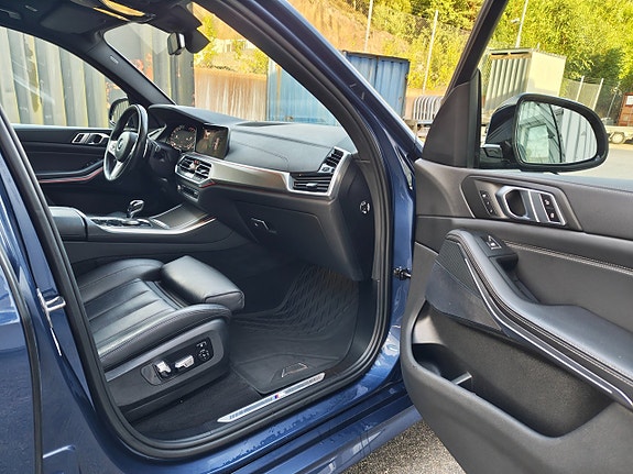 BMW X5 25 of 30