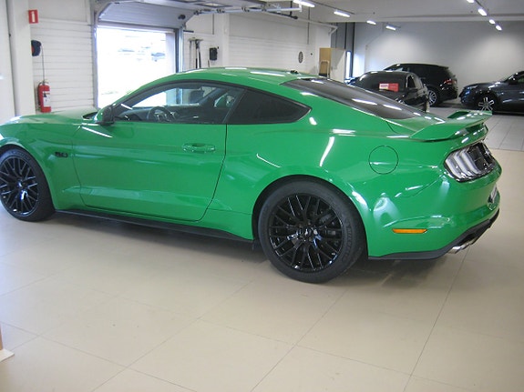 Ford Mustang 3 of 23